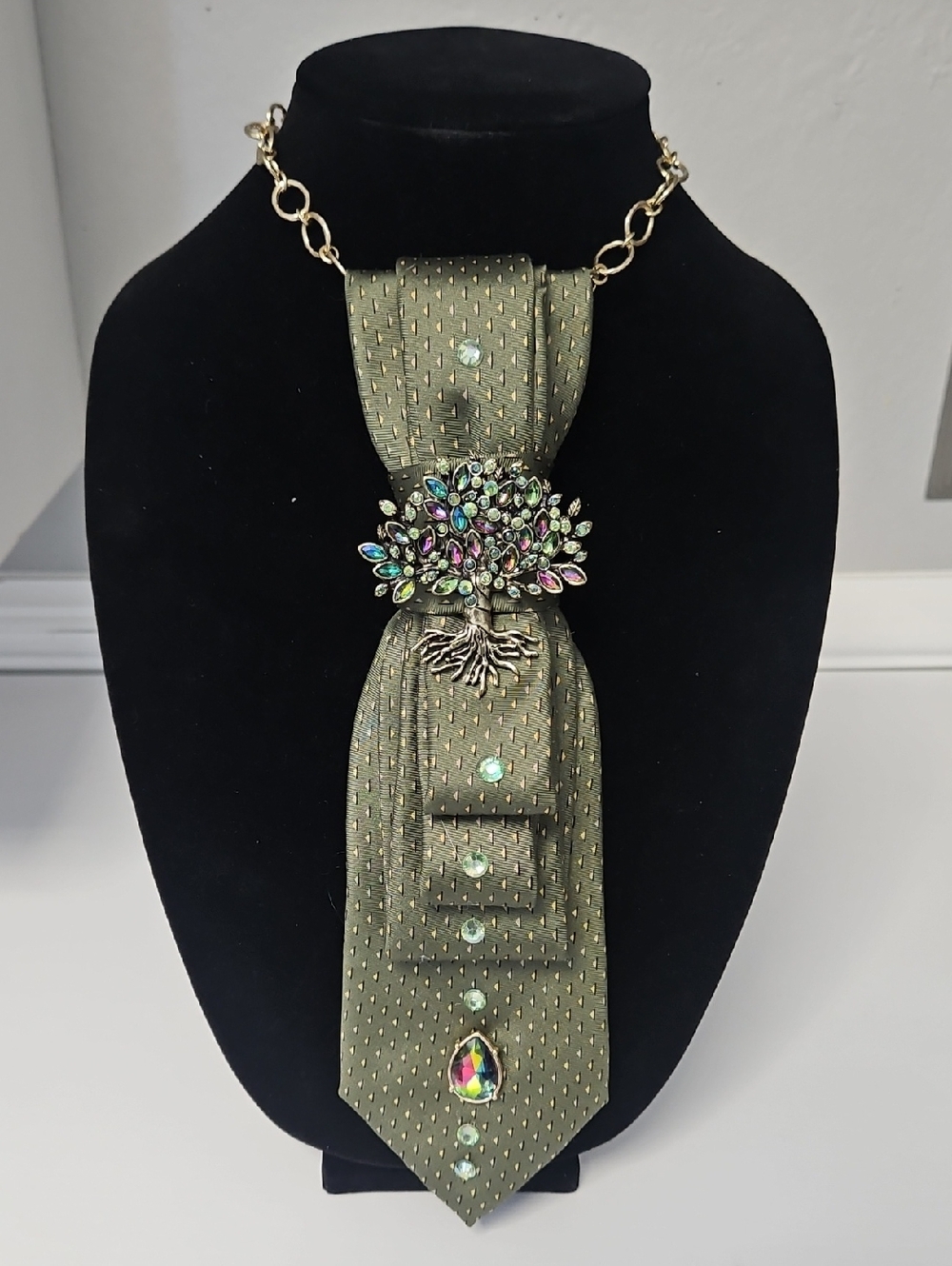 Olive Green with Crystal Tree Brooch and Pendant Necktie Necklace